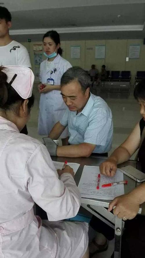 亭湖区人民医院组织职工开展无偿献血活动